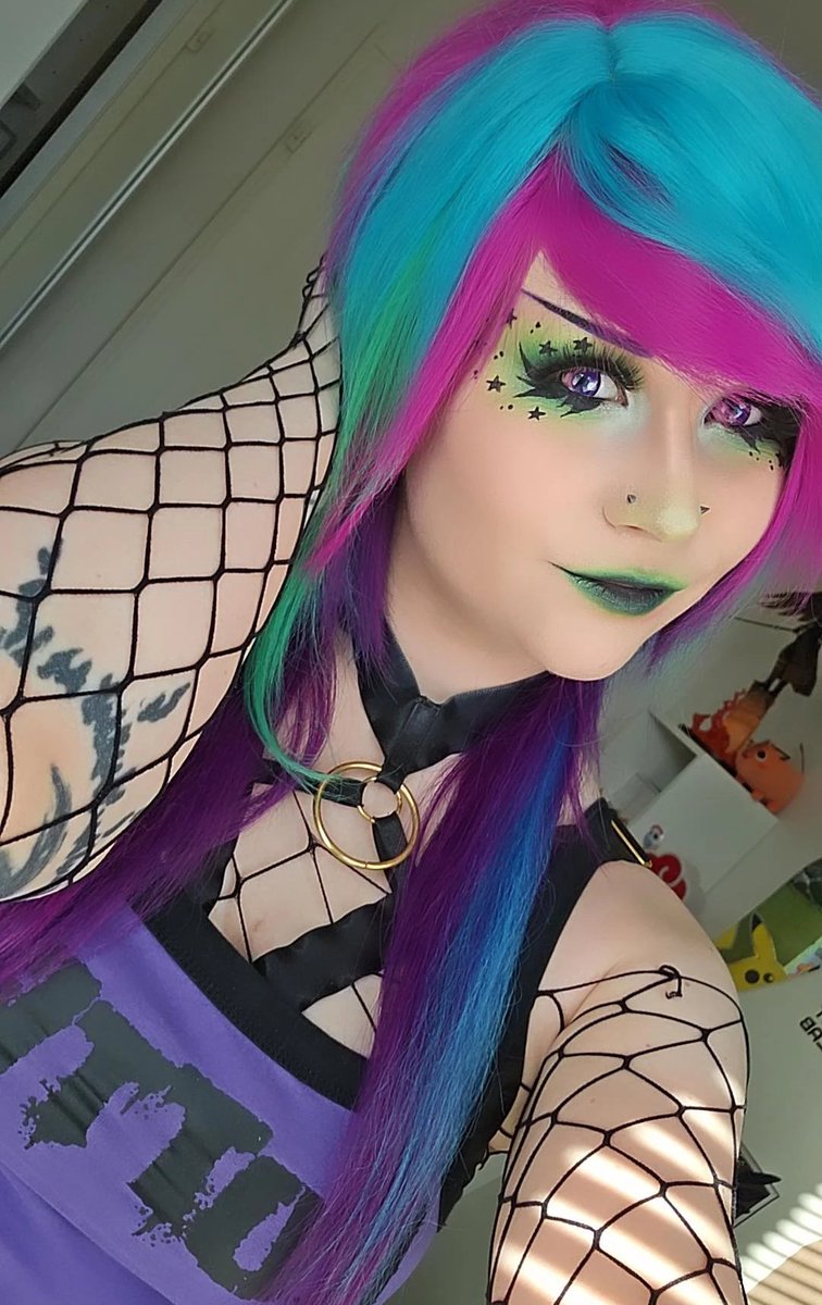 New Hair New Week! Join us on stream now!💖 m.twitch.tv/catastropiclar… #emo #twitchstreamer #emohair #newhair #twitchgirl