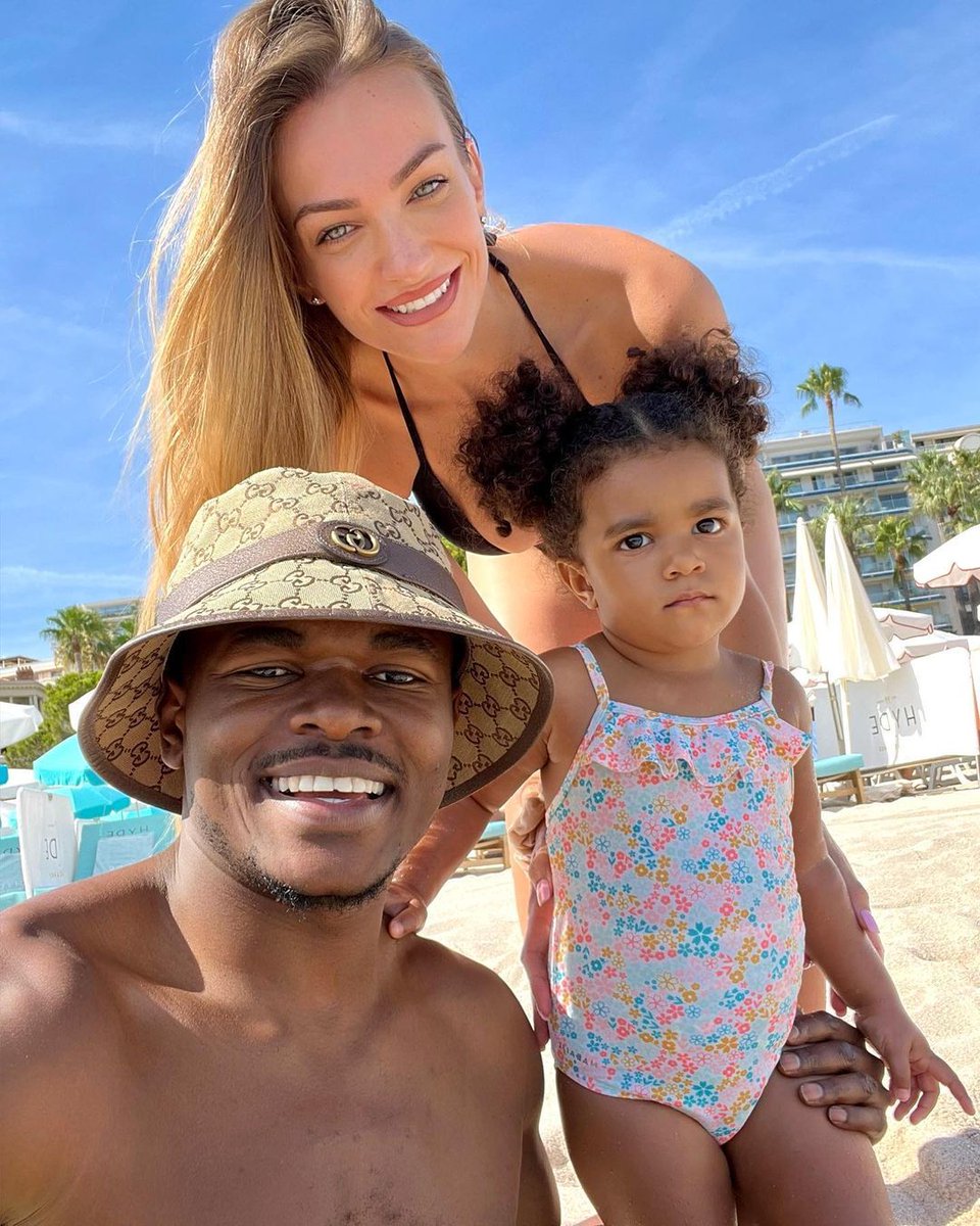 Bunny Beach tweet media