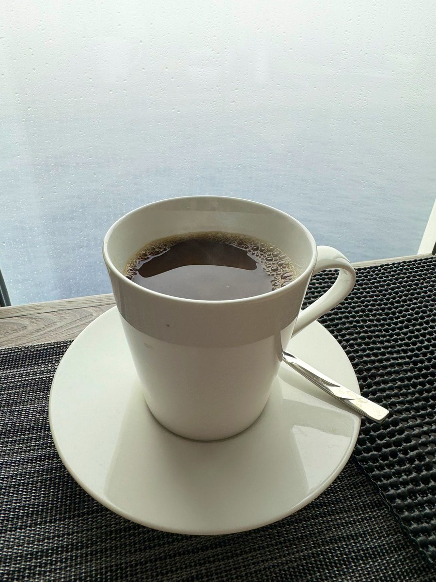 divergenttravel's tweet photo. Monday morning view - pure glass while crossing the Drake Passage to Antarctica 🇦🇶
Can’t wait to reach the 7th Continent and explore it with @QuarkExpedition
#MondayMorning #polartravel #Antartica #polarexperts #travelwithquark #adventuretravel #powercouple #IAATO #IAATOambassador
