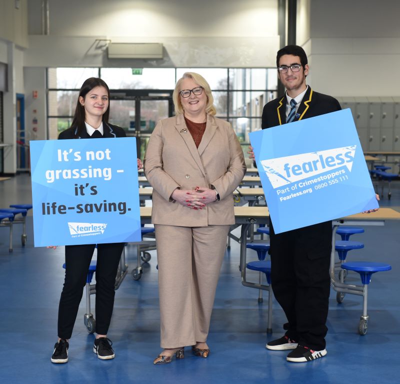 CrimestoppersUK's tweet photo. A new drugs campaign by @Fearless_Scot has been launched by Minister for Drugs and Alcohol, Christina McKelvie, at Craigroyston High School, Edinburgh. 

Find out more, including the lived experiences of peer mentors from criminal justice services, here: https://t.co/2FhgCQOT8e https://t.co/4rn1rsYrUm