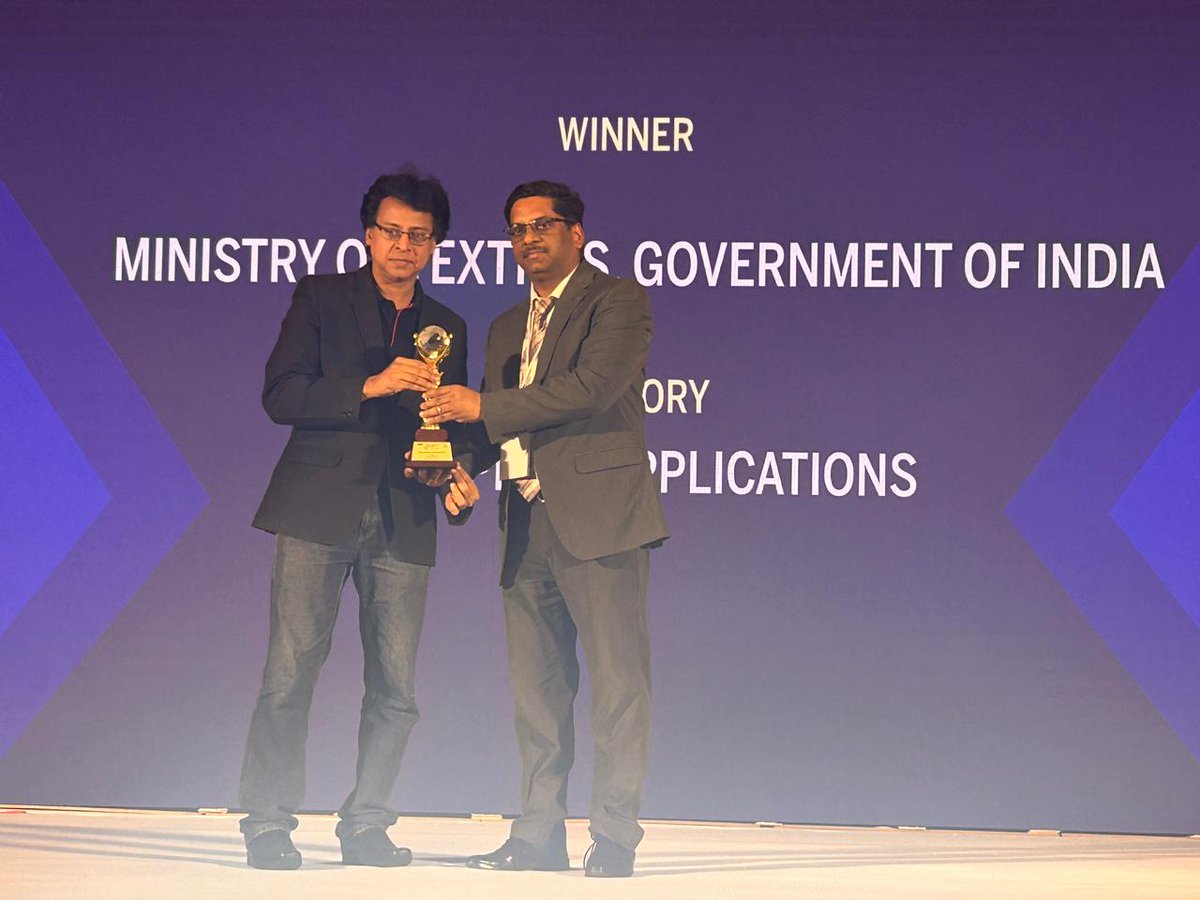 Heartiest Congratulations to Indiahandmade Project, Digital India Corporation for winning in the 'Enterprise Applications' category at the #TechSabha Awards | 1st March 2024 I Kolkata 

Presenting Partner: @SamsungIndia | Powered by @GoogleCloud_IN 

@srikrp @NivedanPrakash