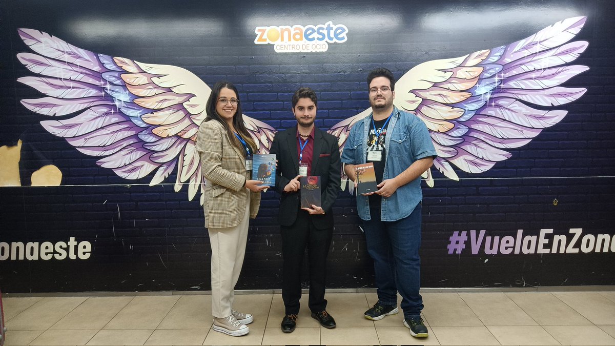 SpJoseluis's tweet image. ¡Muchas gracias @KmleonBooks por este gran encuentro entre escritores y lectores en el #libroforum! Ha sido genial conocer a personas tan maravillosas y talentosas 😍

#leer #escritores #sevilla #libroforumsevilla #libros #books #BookTwitter #firma #autores @CCZonaEste