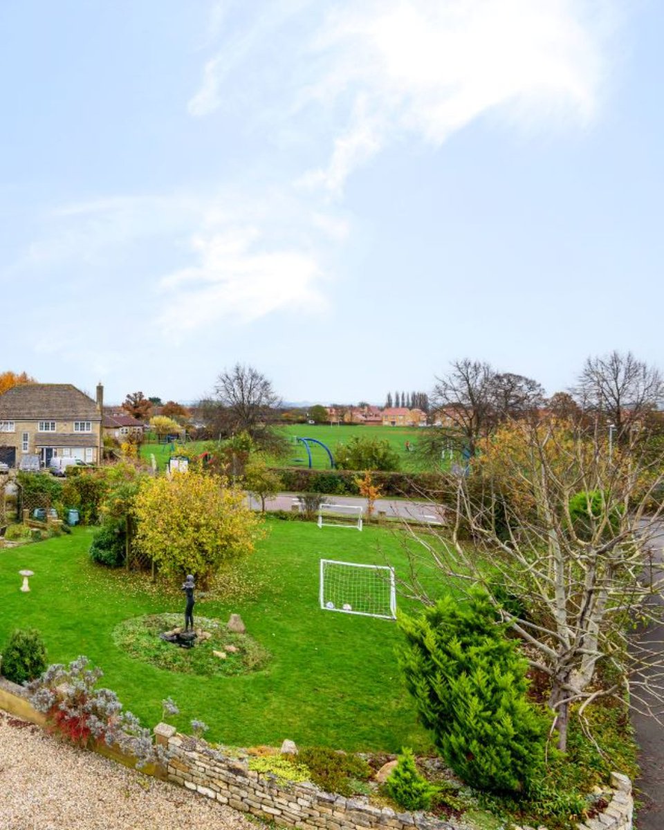 Network Auctions tweet media