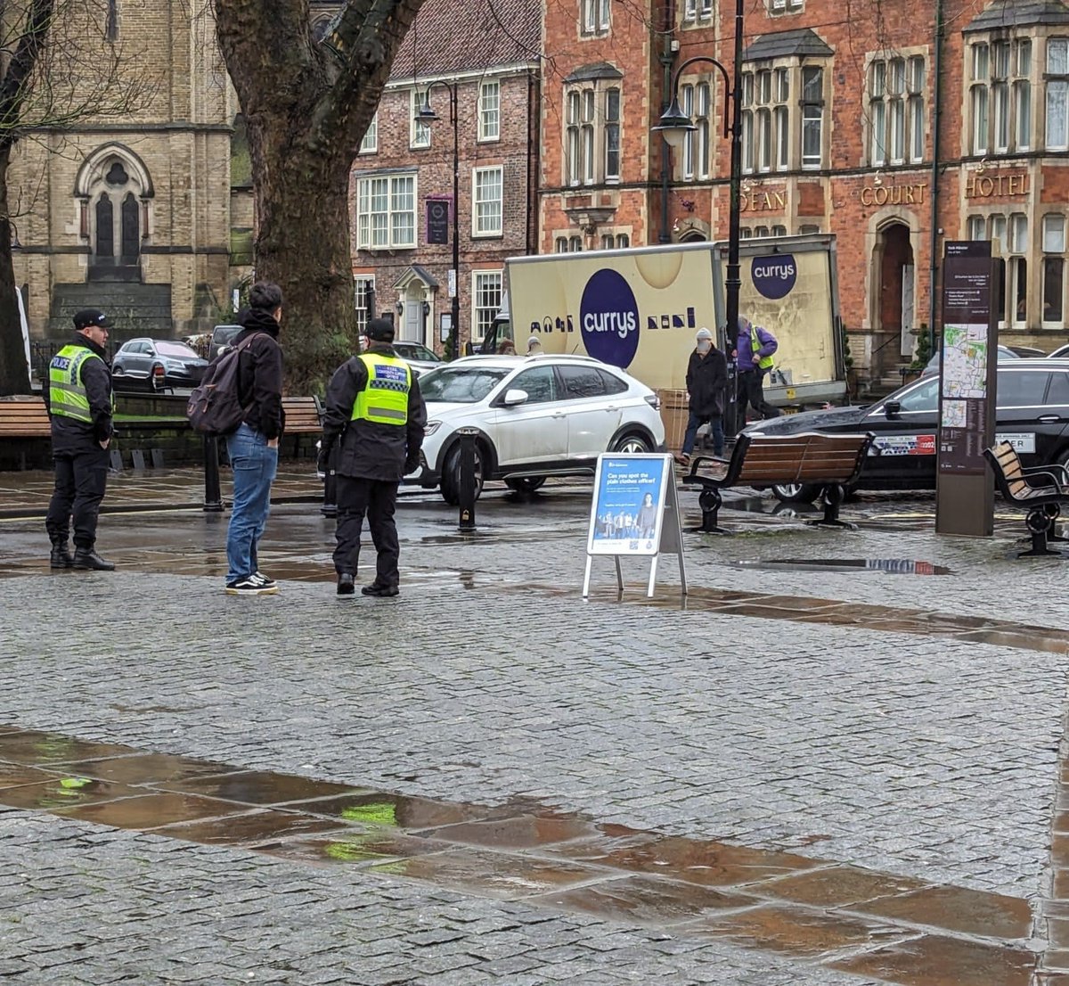 Pouring rain on Friday did not stop our Project Servator officers from popping up in York!🌧️ They pop up anywhere, at anytime. When you see us, come and say hello. Stay vigilant, report anything suspicious. More info on web. #ProjectServator #TogetherWeveGotItCovered