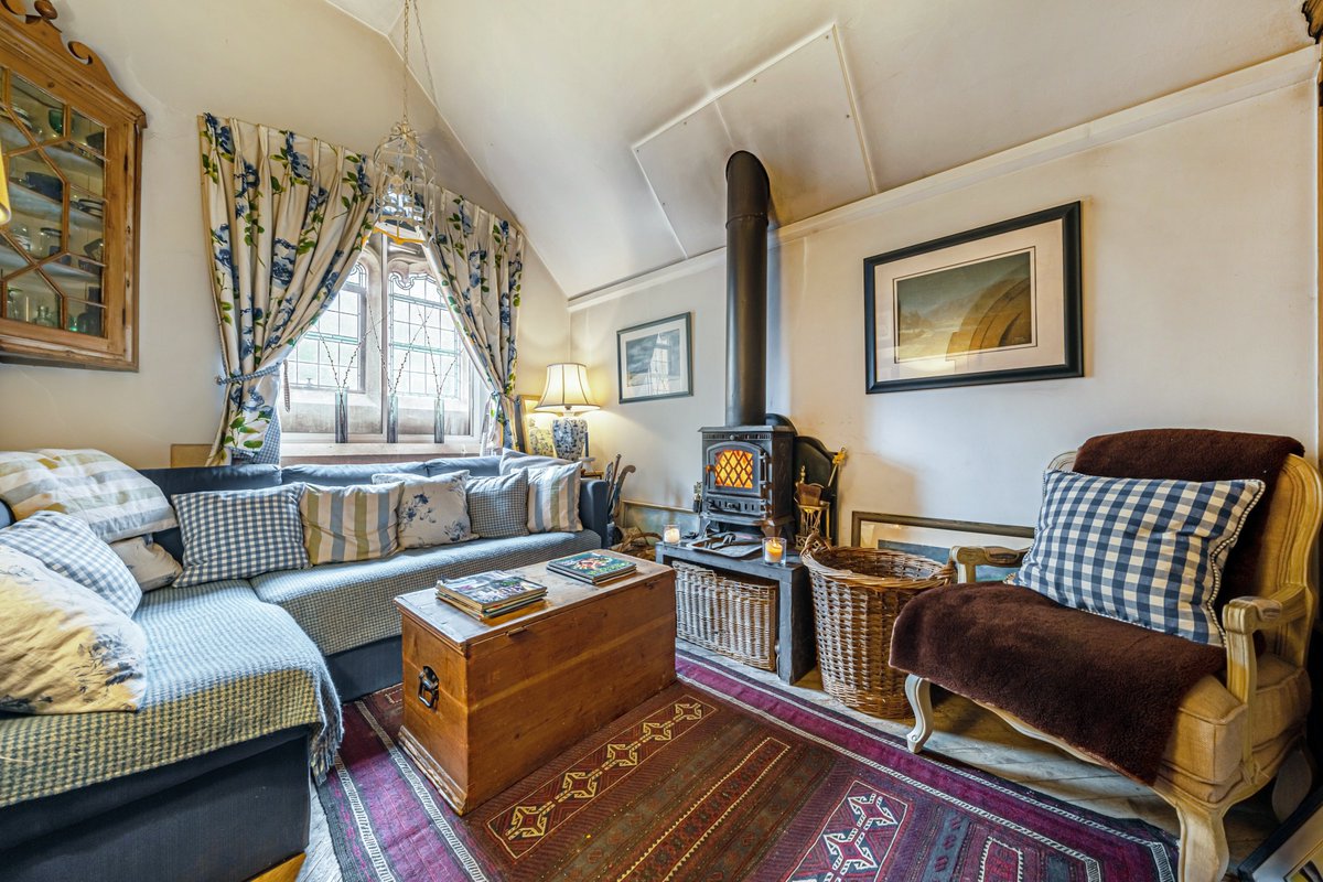 bathandrural's tweet image. For Sale!: Converted in the year 2000, traditional 1896 built Anglican Church Old St. John’s is a striking home featuring a barrel-vaulted ceiling, mullion windows and a notable Edward Burne-Jones stained glass window: fineandcountry.co.uk/bath-estate-ag…