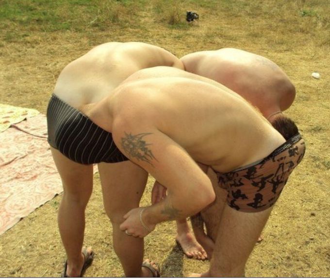 whats going on here?🤣 https://t.co/4oAqq5DwpN