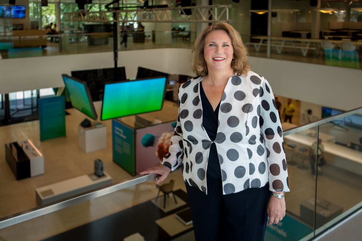 Astrid Boeijen, CEO Brightlands Chemelot Campus: ‘Onder de streep staan alle campussen voor één doel: Limburg verder ontwikkelen tot innovatieve regio van wereldklasse, tot koploper in gezondheid, duurzaamheid en digitalisering.’ Lees het interview hier: hubs.la/Q02mRCgC0