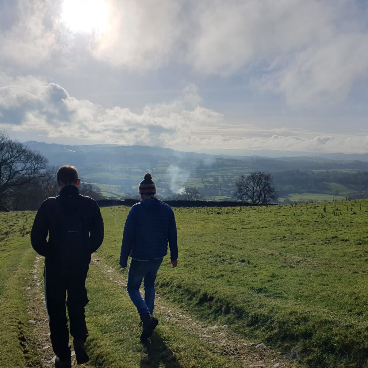 We need nature to help us thrive. 💚 At Natural England we’ve now published the most extensive review to date of evidence linking experience of #nature with human #health and #wellbeing. Learn more and access the full review: naturalengland.blog.gov.uk/2024/03/01/joi…