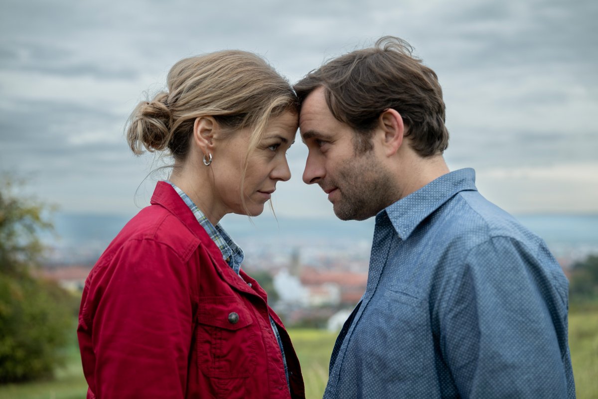 FloFroschmayer's tweet photo. #JessicaGinkel und #JonasLaux in meinem neuen Film BEHRINGER UND DIE TOTEN - FUCHSJAGD als Anne und Sebstian. Der Film läuft am 5. März 2023 um 20:15 #RTL und ist ab sofort bei #RTLplus zu sehen. Neben der Regie habe ich auch alle Standfotos gemacht. https://t.co/rpnvJZFyzt