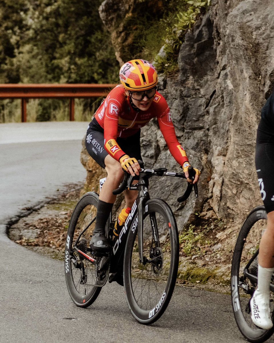 UnoXteam's tweet photo. 9th for Solbjørk Minke Anderson and the team at yesterday's Trofeo Oro in Euro 🇮🇹

«As a team, we were prepared for Trofeo Oro in Euro to be a hectic race - with a big bunch and a huge difference in the levels of the participating teams. We aimed to stay in the front for the first part of the race and out of any occurring trouble in the back, which we successfully did 😊 The most crucial moment was going into the climb the first time, as this would be the place for the race to be settled. @rebeccaekoerner did an amazing job in the front and made sure that @anouskakoster , @KatrineAalerud , Marte Berg Edseth, and I were positioned in the top 10-20 when we hit the steep part. From then on, I was trying to keep up as well as possible. I am really happy with a top 10 and think we showed off some positive team skills in this race!»
- Solbjørk Minke Anderson 

Full results: https://t.co/g1QxHZ4qFe

#development

📷: James York