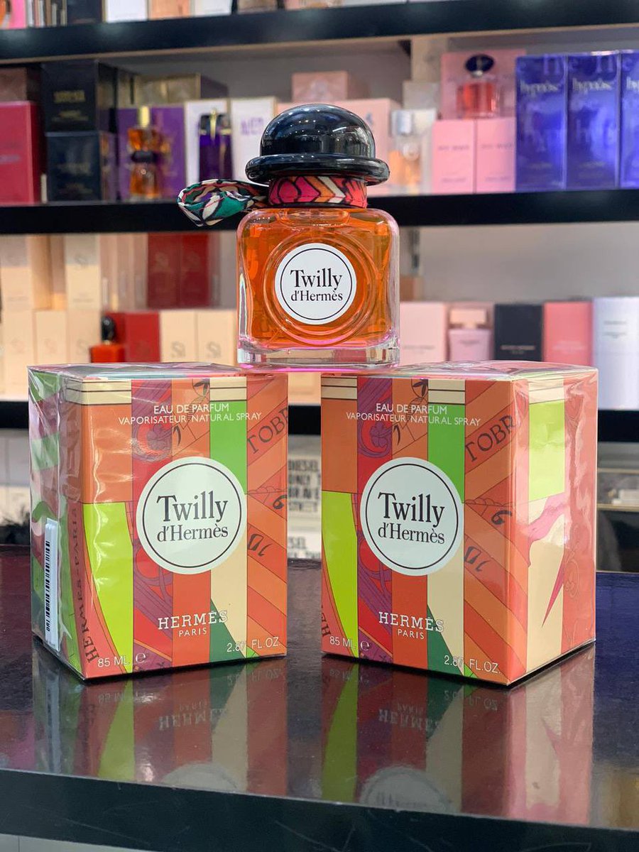 fragrancefrenz's tweet photo. Witnessing the magic of perfume 🥹🥰.
Frame 1 : smell classy 25k
Frame 2: smell fresh 25k
Frame 3: smell soft 25k
Frame 4 : smell boujie, sophisticated.25k 
Slightly negotiable, dm for more . 
Available in Limbe , delivery nationwide ✅. https://t.co/1L23CAklZx
