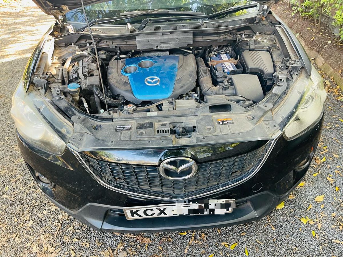 BigJs_Motors's tweet image. Sleek and Stylish  📷
Model: Mazda CX5|2012|
Engine: 2.2L Diesel
Features: Leather seats, etc
Price: 1.55m
Caption: "Upgrade your commute with the CX5 – where style meets performance. Safety, luxury, and affordability in one sleek package. #ExploreWithBigJs #FastLaneLife