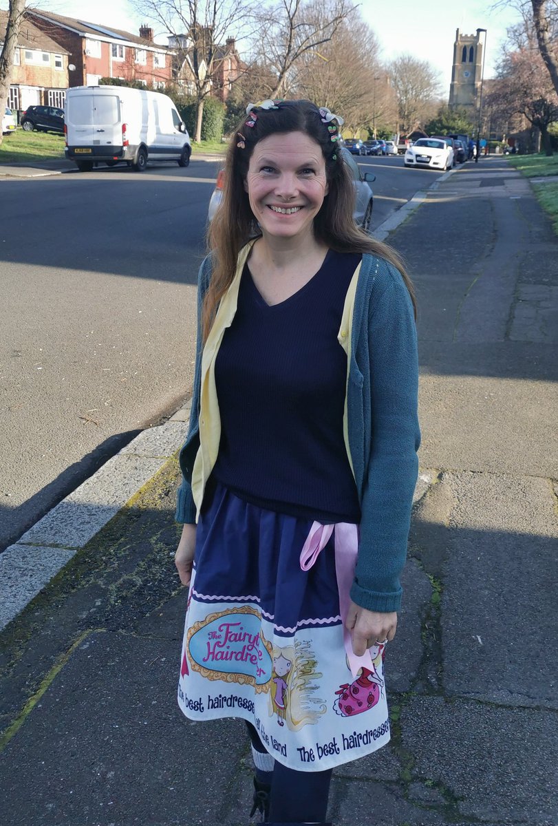 AbieLongstaff's tweet image. Who else was up and out by 5.30 am for the first school visit of #BookWeek?👋🫡
Good luck to all authors and Illustrators this week. We got this! 💪
