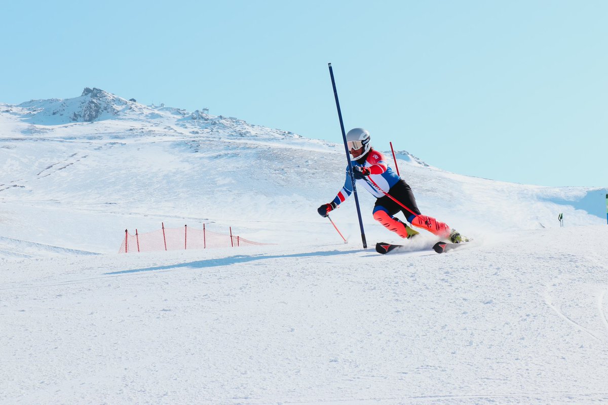 FRAparalympique's tweet image. Journée sans compétition pour les athlètes français 🇫🇷
Les skieurs alpins en profitent pour ajuster les réglages en slalom avant le Super Combiné de demain