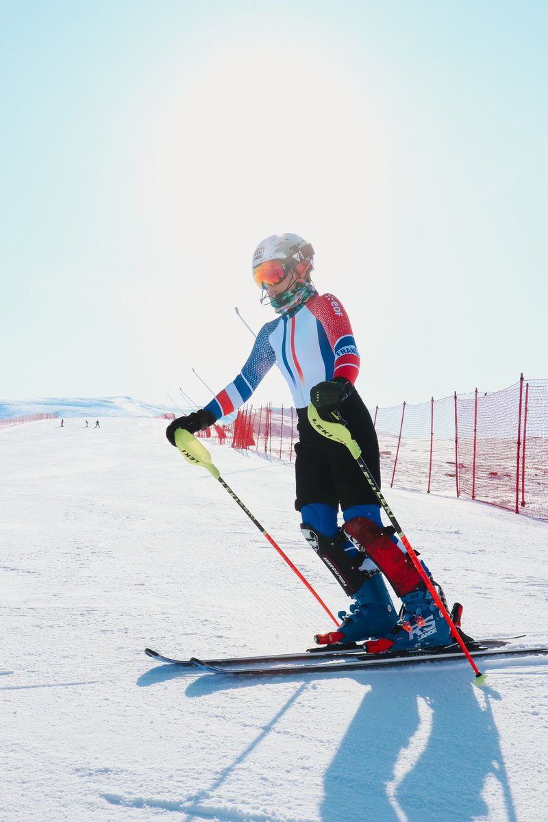 FRAparalympique's tweet image. Journée sans compétition pour les athlètes français 🇫🇷
Les skieurs alpins en profitent pour ajuster les réglages en slalom avant le Super Combiné de demain