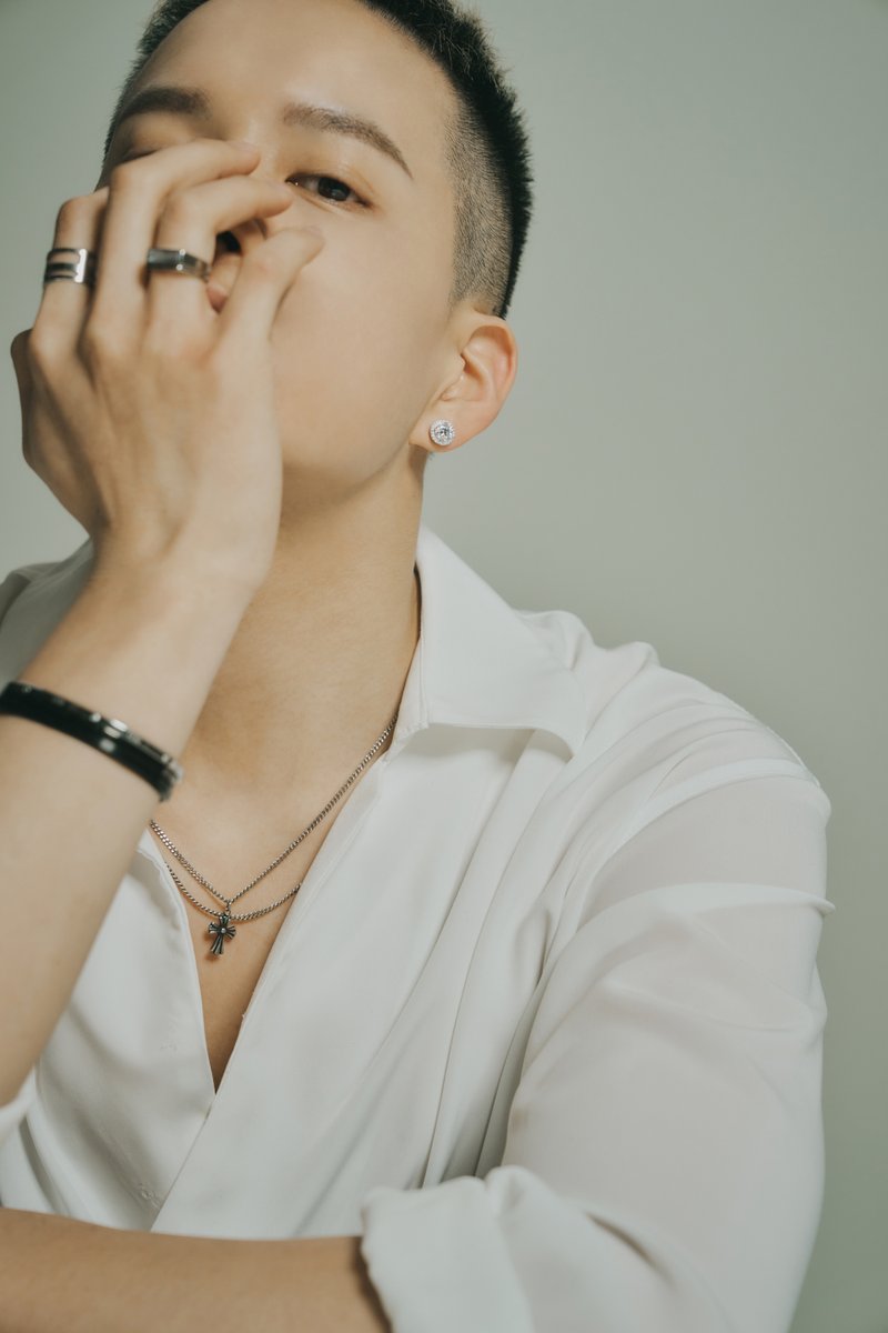 MOM, I WANT HIM!!! 🔥🔥🔥🔥🔥

Look at my <a href="/PenielShin/">🙃NIHS ˥ƎINƎԀ🙃</a> 😭😭😭
I really happy to see this new era of you Peniel ...