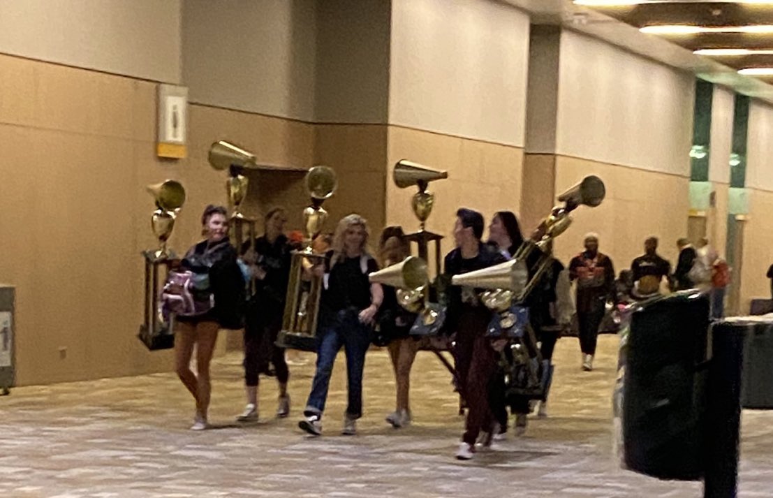 madscoraa's tweet image. omg rival athletics hello