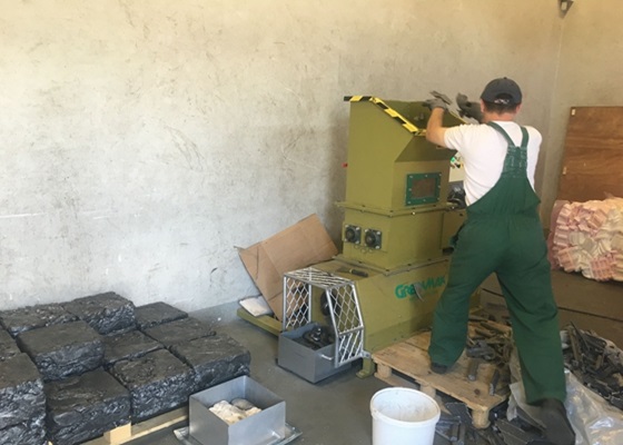 BASF has developed EPP product Neopolen P 9235+ to improve the performance of automotive parts, which is 100% recyclable and can form a closed-loop economy.
GREENMAX EPP densifier is a vital part of the closed loop, making foam recycling progress more smoothly and efficiently.