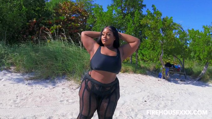 Juicy T  Shoot https://t.co/XzbXJf2GOM #realloyalfans https://t.co/bwjJeWIGpi<a href="/tag/realloyalfans"class="tags">#realloyalfans</a>