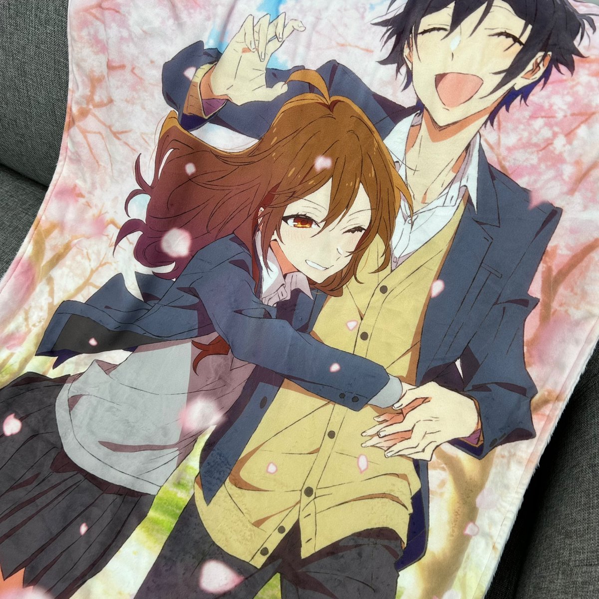 【호리미야-piece- x ANIPLUS】 💙청춘 가득한 우리들의 스쿨 라이프🧡 호리미야 오리지널 굿즈의 실물 리뷰가 애니플러스 MD블로그에 게시되었습니다....