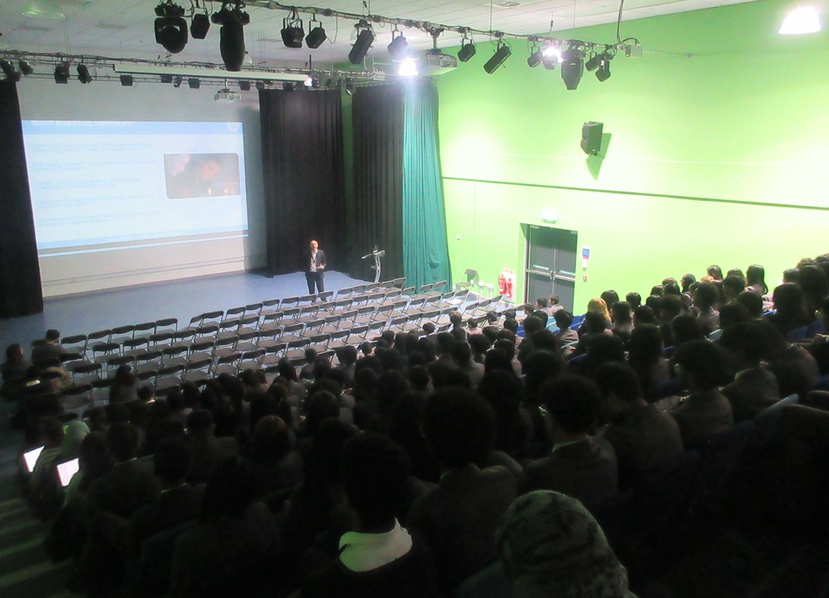 CareersRushey's tweet photo. Year 10 students @RusheyMeadAcad have been inspired by talks from @BeaCitySixth and @GatewayCollegeL about the courses and study programmes they offer. #developyourwholeself https://t.co/0vFjO2ZRKT
