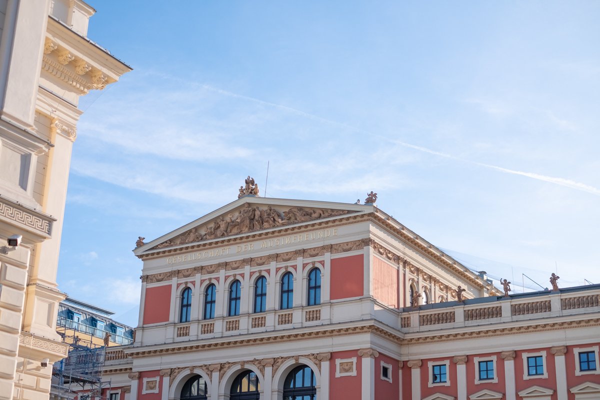 Wiener Symphoniker (@viennasymphony) on Twitter photo #Wirsymphoniker starten bei Wiener Frühlingswetter in die neue #wsywoche !
Im <a href="/Musikverein/">Musikverein Wien</a> begrüßen wir Cornelius Meister und widmen uns der Symphonie # 1 von Tschaikowski und Sibelius‘ Violinkonzert op. 47, gespielt von Maxim Vengerov.
MI + DO
ow.ly/s2Ng50QKAGr #Wirsymphoniker starten bei Wiener Frühlingswetter in die neue #wsywoche !
Im <a href="/Musikverein/">Musikverein Wien</a> begrüßen wir Cornelius Meister und widmen uns der Symphonie # 1 von Tschaikowski und Sibelius‘ Violinkonzert op. 47, gespielt von Maxim Vengerov.
MI + DO
ow.ly/s2Ng50QKAGr