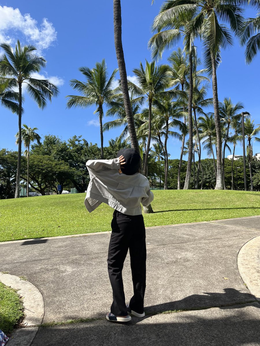 rio_s2_04's tweet photo. どこにいてもサッカー部の事を考えている。

今日は勝てるかな？
今日はどんな練習をしているのだろう？
旅行中でも気になって仕方がない。

練習試合で試合に勝ったと言う報告。
凄く嬉しい！
けどやっぱりみんなの活躍は自分の目で直接みたい。

あと3日、ハワイを満喫してから🤭 https://t.co/oTiupUDt3I