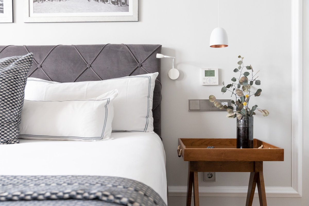Combinaciones perfectas y maderas nobles de la 404.💡

lasalaplazahotel.com/habitaciones?u…

#LasalaPlazaHotel #Donostia #SanSebastian