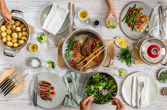 uctraining's tweet photo. Short on time but big on flavor? ⏱️ Check out our "Cooking made Simple" course for quick and delicious recipes that fit your busy schedule! #weeknightmeals #easyrecipes [https://t.co/XeqjgdX6aN] https://t.co/FepElFZcFC