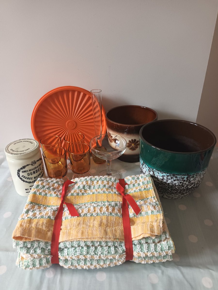 New stock items #fleamarketfinds
#vintage