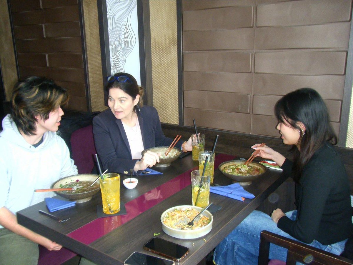 Praguecast's tweet photo. For our first round of professor’s picks, we dined with the lovely Veronika Bednářová at GaoDen, a Vietnamese fusion restaurant. 🍜🍴🍹

Stay tuned for our first episode on March 6th to hear our thoughts! https://t.co/k4DlEGR7kG