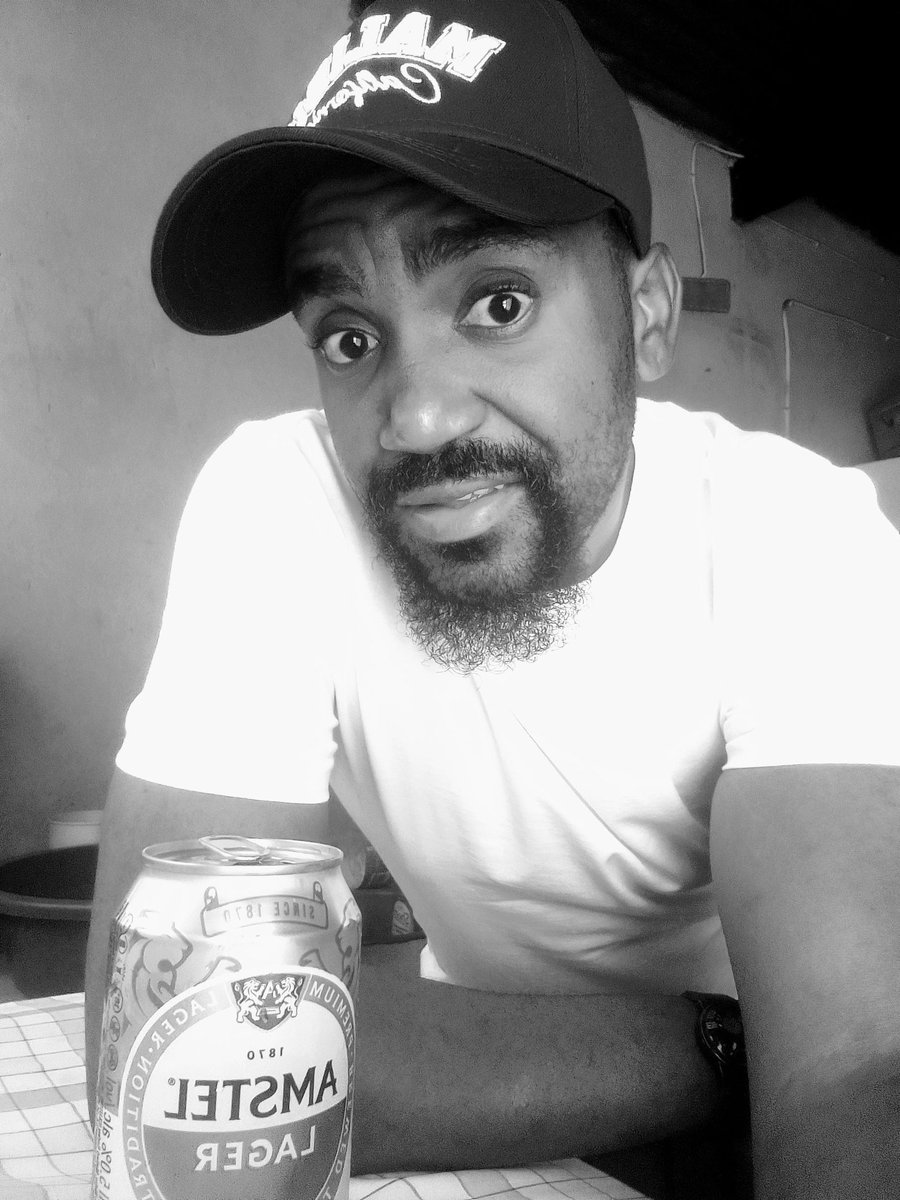 ChippoMpho's tweet photo. Throats 🤔🥴

Monday will kill us one day 🥱🤞🏽 https://t.co/zzb2MqKWef