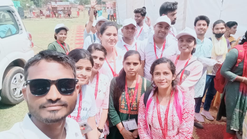 गरीब की हाय लगेगी आपको मुख्यमंत्री <a href="/DrMohanYadav51/">Dr Mohan Yadav</a>जी आपने मध्य प्रदेश के 9300 युवाओं को बेरोजगार किया उनकी रोजी-रोटी को छीन लिया है
भगवान प्रभु श्रीराम आपको कभी माफ नहीं करेंगे 
#जनसेवामित्रस्थाईरोजगार 
#BJPCandidateList 
#LokSabhaElections2024 
 <a href="/ChouhanShivraj/">Shivraj Singh Chouhan</a> 
<a href="/PMOIndia/">PMO India</a>
A123