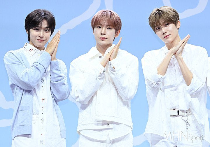 onri2yu's tweet photo. The headline: NCT wish riku - yushi - sion “it’s a flower garden”

when riku said, “we look good together. our faces (nice group)” he wasn’t joking 🫠 https://t.co/BlUgUK8wCS