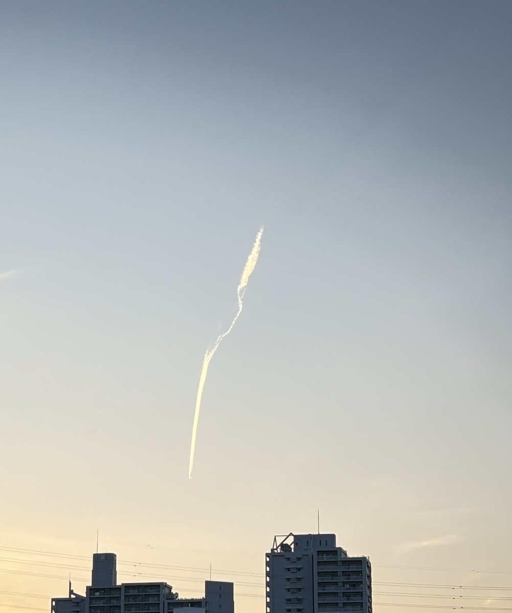 変な雲が浮いてた(´･_･`)