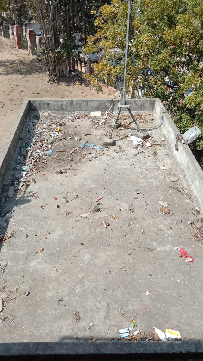 NarainaWelfare's tweet photo. Hey @tatapower_ddl, bringing attention to transformer no. 1302 at Minni Stadium Park, Naraina Village. It urgently needs cleaning; insects, unpleasant smell persist. Requesting your prompt action to address this issue. Thanks! #ElectricityConcern #CleanUpNeeded https://t.co/tjB4bS9oxd