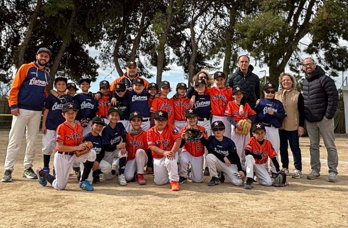 El sábado comenzó la Liga Autonómica sub11 con inauguración del nuevo campo de ⚾ y 🥎 de Benifaraig
Debut de Astros Azul y Astros Naranja con la presencia de representantes de las instituciones que han hecho posible  que haya un nuevo campo para el béisbol y el sófbol valenciano