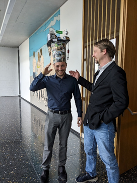 And many congratulations to
--&gt; DOKTOR Philipp Becker &lt;--