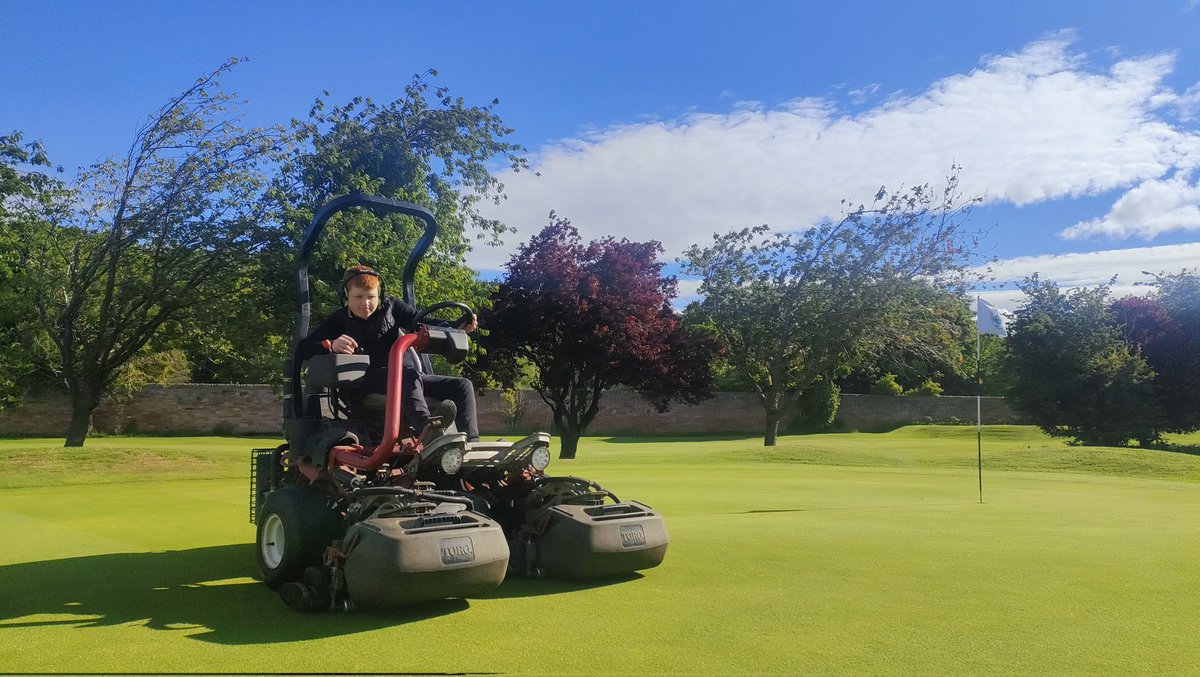 Is there anyone in the UK with any tournaments this year that are looking for some volunteers to assist with the course set up. Accomodation would be preferable but not essential.

I've got an ambitious young lad who is looking to broaden his experiences.