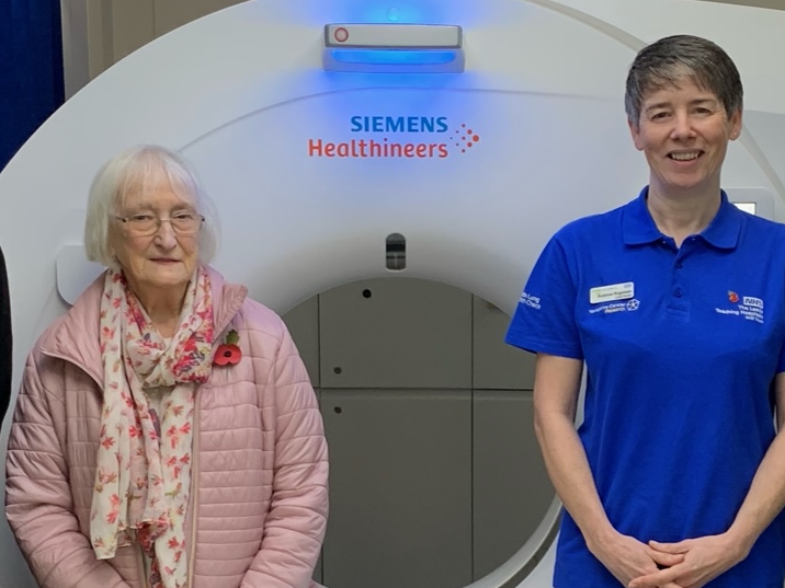 Marion was invited to contact the Leeds Lung Health Check. Thanks to an early diagnosis of a small lung cancer, she received life-saving treatment. Marion hopes that this program will be made available to more people so that they can also benefit. Read➡️shorturl.at/bsEM4