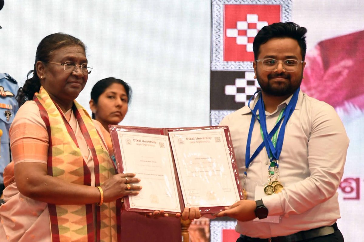 We are very proud that one of our Physics of Life students, Nitesh Kumar Patro, MSc from Utkal University, Bhubaneswar, has received the University Gold Medal in Physics from the President of India! Congratulations, Nitesh!
