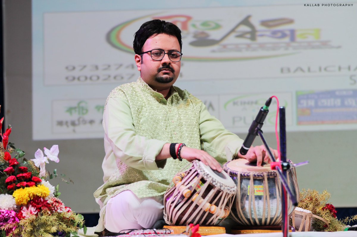 sourabhgoho's tweet photo. Moments on the stage are always special for a student of music! Some solo clicks from the performance, exactly a month back in Medinipur, West Bengal. 📸: Kallab Ghosh. Concert video coming up ✨

#15yearsofindradhanu #medinipur #tabla https://t.co/8rAM1OU2AX