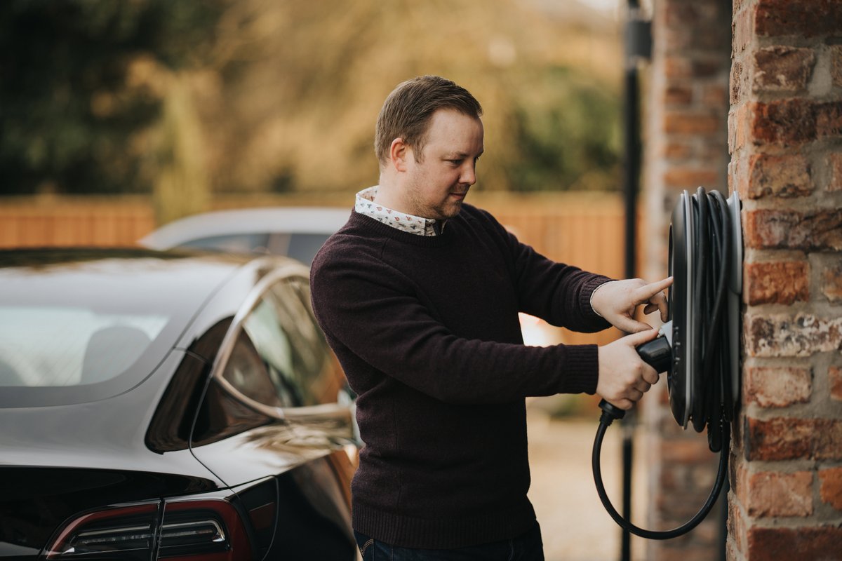 Forget about the Monday blues, we’re all about the Monday GREENS! 💚 With our EV charger, zappi, you can charge your electric vehicle using energy generated from solar panels or wind turbines: tinyurl.com/29smpekr #selfgeneration #energyefficiency #ecosmart #renewables