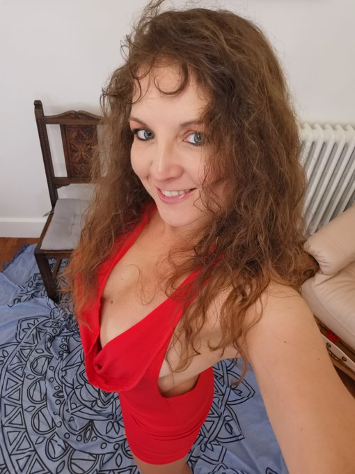 Mon site 👉 https://t.co/u9hrfZOQGl   Mon mym 📷https://t.co/skPE5TXv4L https://t.co/zasvEXTG0C