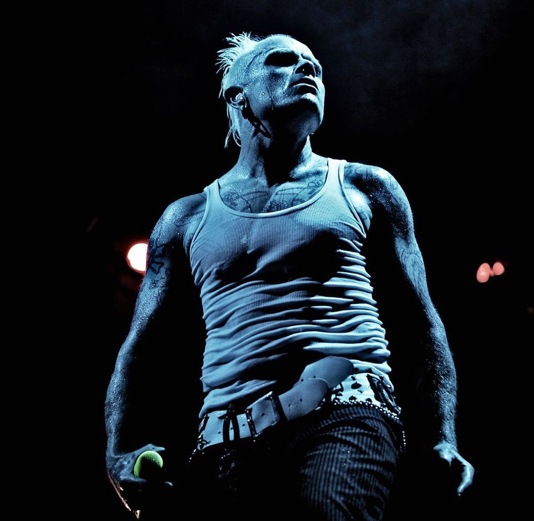 ITS BEEN 5 YEARS . WE MISS U SO MUCH BROTHER , U ARE ALWAYS WITH US , RIGHT BY OUR SIDE , EVERY TIME THE ENERGY BURNS , EVERY TIME THE BEAT DROPS , UNFADEABLE, WE LIVE FOREVER ! LH & MAXIM X #theprodigy #weliveforever