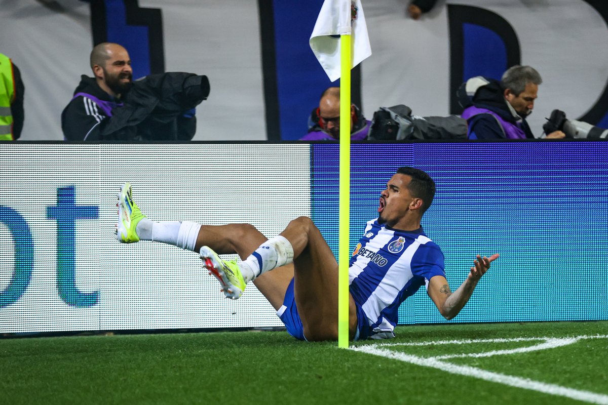 Sliding into the week like Galeno 🤩

#FCPSLB