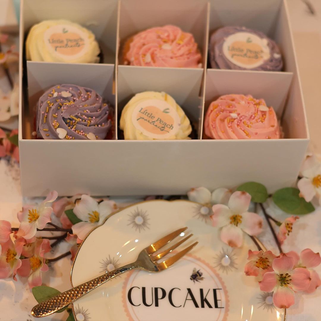 Our Monson Mirage pastry forks are perfect for those moments when you want to enjoy every bite of a freshly baked cupcake 🧁 #ArthurPrice #Cutlery Instagram 📸: littlepeachportraits