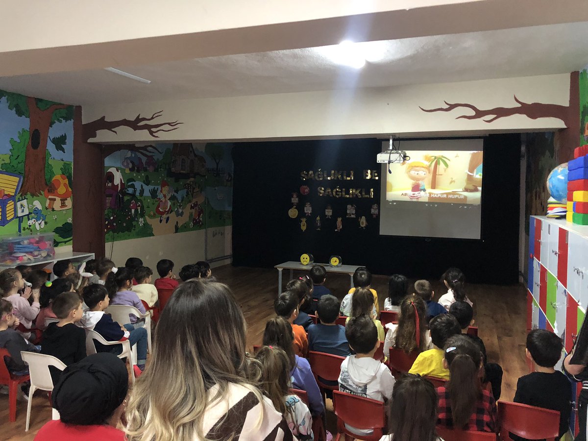 4 Mart #dünyaobezitegünü’nde sağlıklı beslenme bilincini erken yaşlarda oluşturmak adına diyetisyenimiz okul öncesi miniklere eğitim verdi, keyifli ve öğretici videolar izlendi ve oyunlar oynandı🍀 <a href="/tcmeb/">Millî Eğitim Bakanlığı</a> <a href="/Yusuf__Tekin/">Yusuf Tekin</a> <a href="/meb_dhgm/">Destek Hizmetleri Genel Müdürlüğü</a> <a href="/omurfatih/">Ömür Fatih Karakullukçu</a> <a href="/mebisgb/">İşyeri Sağlık ve Güvenlik Birimi Daire Başkanlığı</a> <a href="/ozkan_meb/">Özkan AVCI</a> <a href="/sinopilmem/">Sinop Milli Eğitim Müdürlüğü</a>