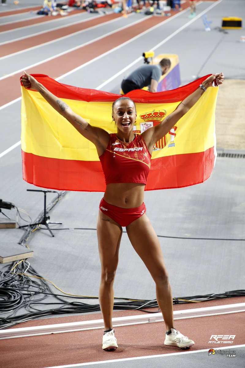 🙌🏼 ¡¡¡SOIS ENORMES!!! 🥹

🥉🥉 Las atletas Fátima Diame y Ana Peleteiro logran un doble 𝒃𝒓𝒐𝒏𝒄𝒆 𝒉𝒊𝒔𝒕𝒐́𝒓𝒊𝒄𝒐 para España en el Mundial de #WICGlasgow24. 

👏🏼 ¡Suma tu felicitación a estas dos estrellas 🌟 de nuestro atletismo 🇪🇸! #APorParís