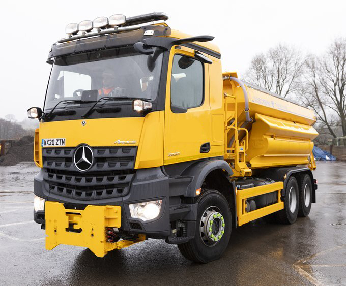 Outbreaks of rain will clear later tonight and with clearing skies road surface temperatures will dip to around -1.0c, bringing a risk of ice and hoar frost. Our gritting team will be out from 9pm, please travel safely if you are out.